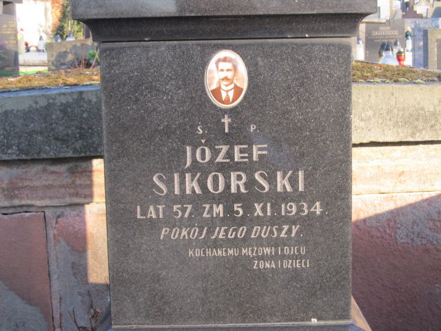 Janusz Gutwiński Kielce - Grobonet - Wyszukiwarka osób pochowanych