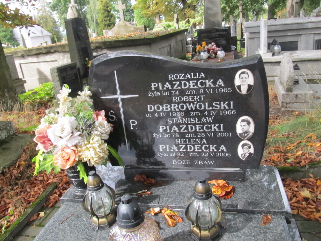 Robert Dobrowolski 1966 Kielce - Grobonet - Wyszukiwarka osób pochowanych