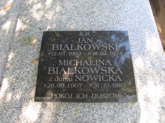 Krystyna Wewerek Radkiewicz 1930 Kielce - Grobonet - Wyszukiwarka osób pochowanych