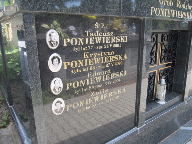 Tadeusz Poniewierski Kielce - Grobonet - Wyszukiwarka osób pochowanych